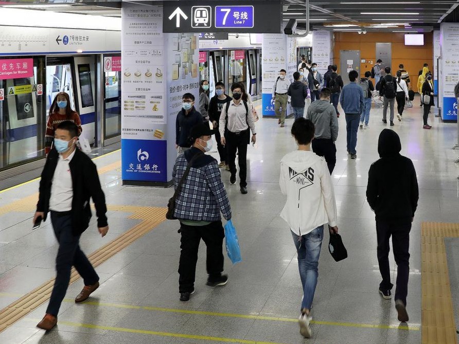 深圳交通逐渐恢复正常，梅林关早高峰出行车辆比去年更多