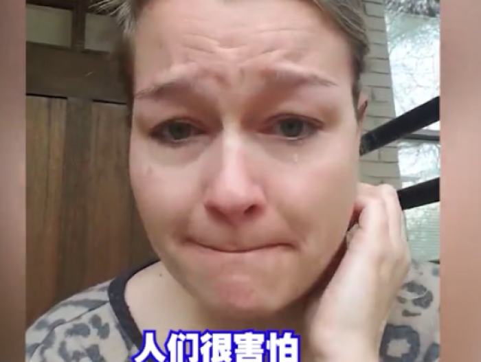 美国护士下班后声泪俱下：我们很害怕，我们什么都没有
