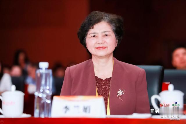 中国工程院院士李兰娟：武汉还需要我，我就留在这