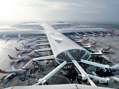 深圳机场航班运行逐步恢复旅客明显增加  国际航班采取精准检疫新模式