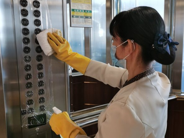深圳老牌五星级宾馆坚持开门营业，富临酒店70名员工服务10余位房客