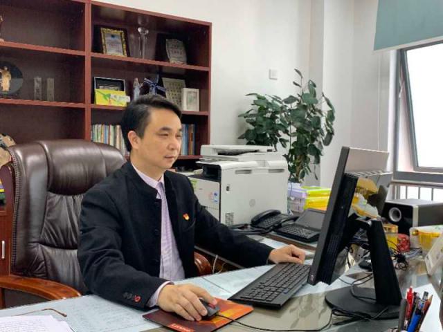 校长孔文东是广东省名校长工作室主持人,道德与法治