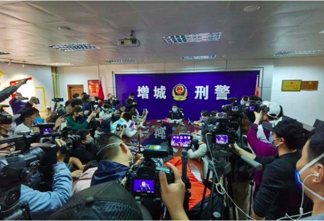 此刻正在团聚！申军良夫妇与失散15年儿子终于见面了