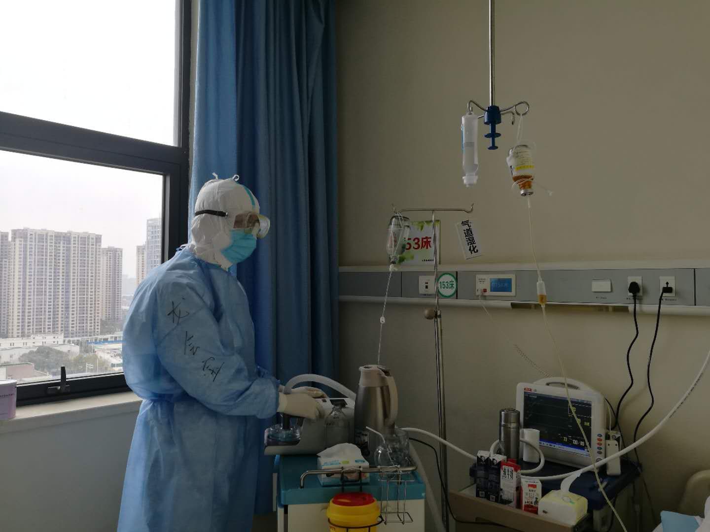 广州医生赴武汉加入“联合战队”整30天