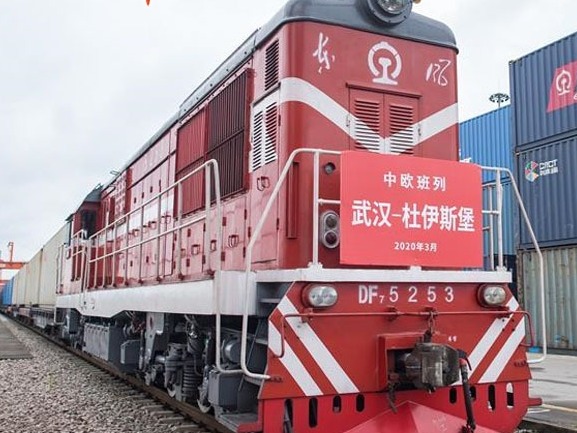 央视快评丨在疫情防控常态化条件下加快恢复生产和生活秩序