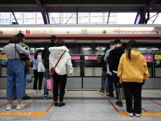 （重）4号线实施客流管理，白石龙站进站平均等候时间约25分钟