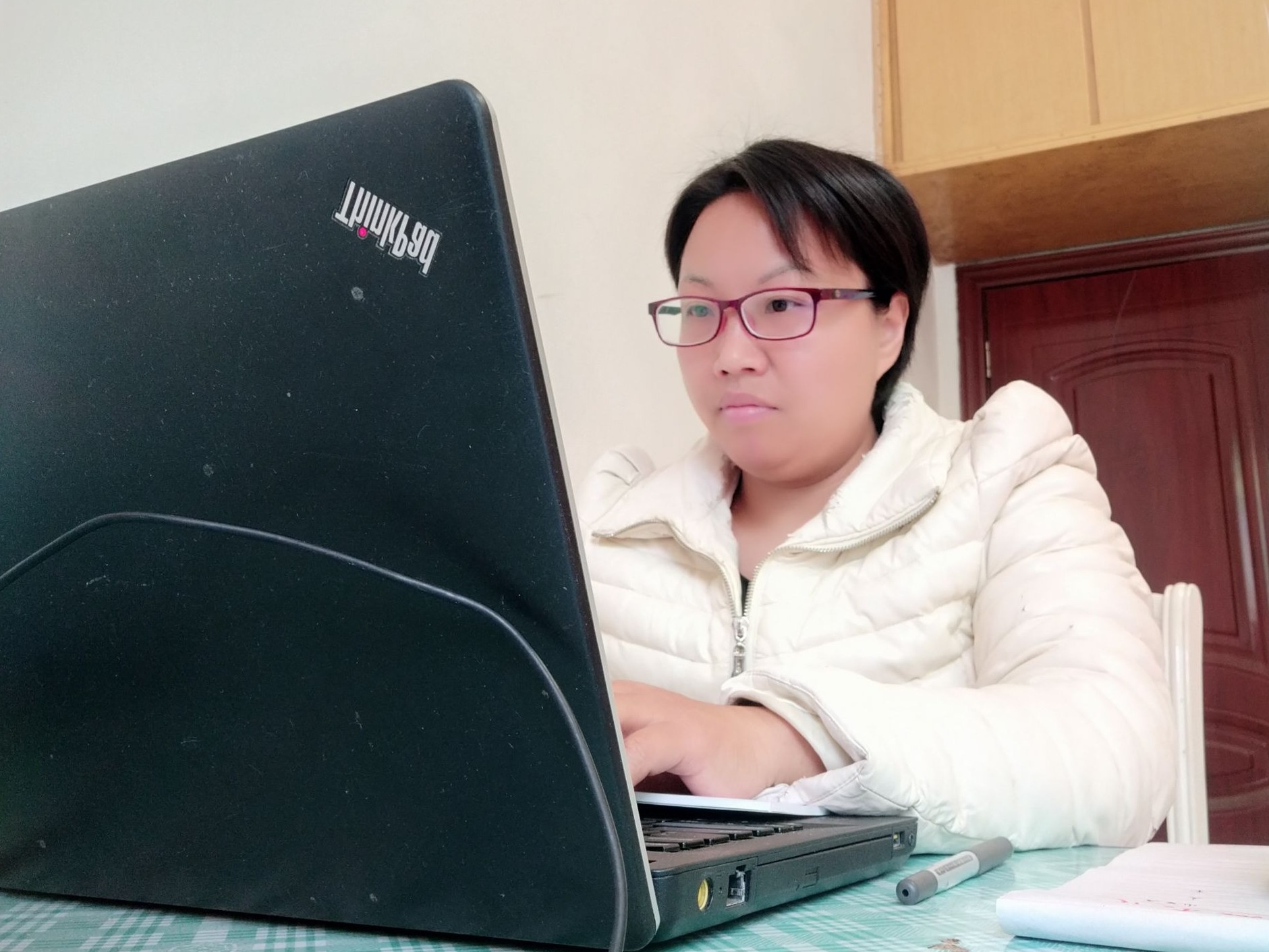 东莞蔡边村幼儿园园长王芬：身在武汉，一颗心紧紧连着老师和孩子