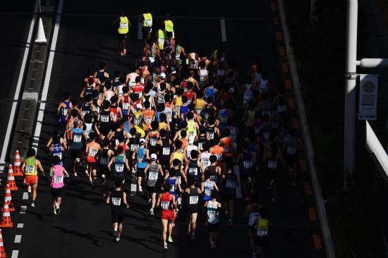 东京马拉松落幕，仅207人参赛，赛前全部测体温