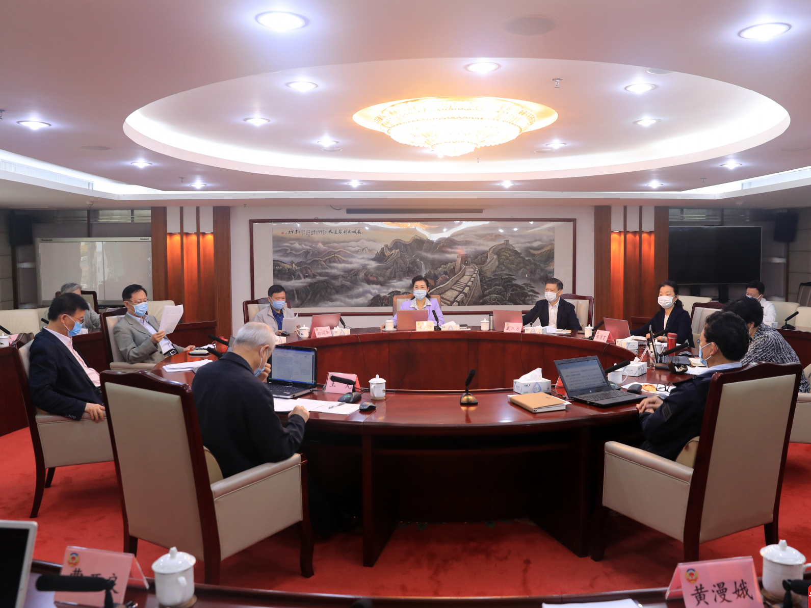 深圳市政协党组会议：全力以赴打好疫情防控复工复产硬仗