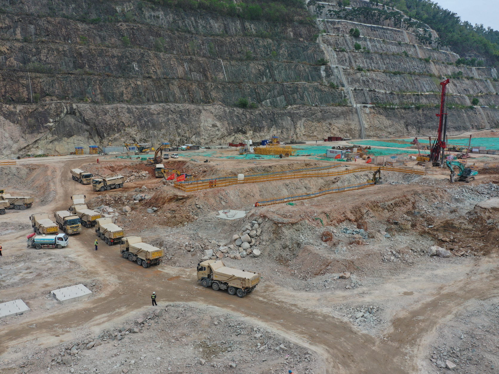 深圳地铁12号线工程建设进入快车道
