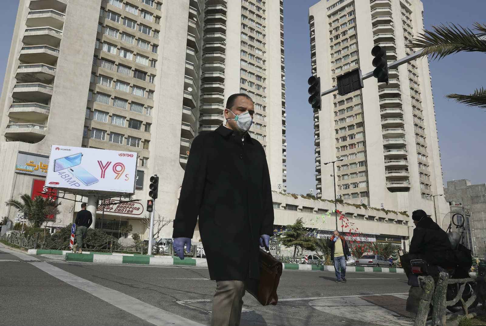伊朗新增新冠肺炎感染者881例，累计8042例