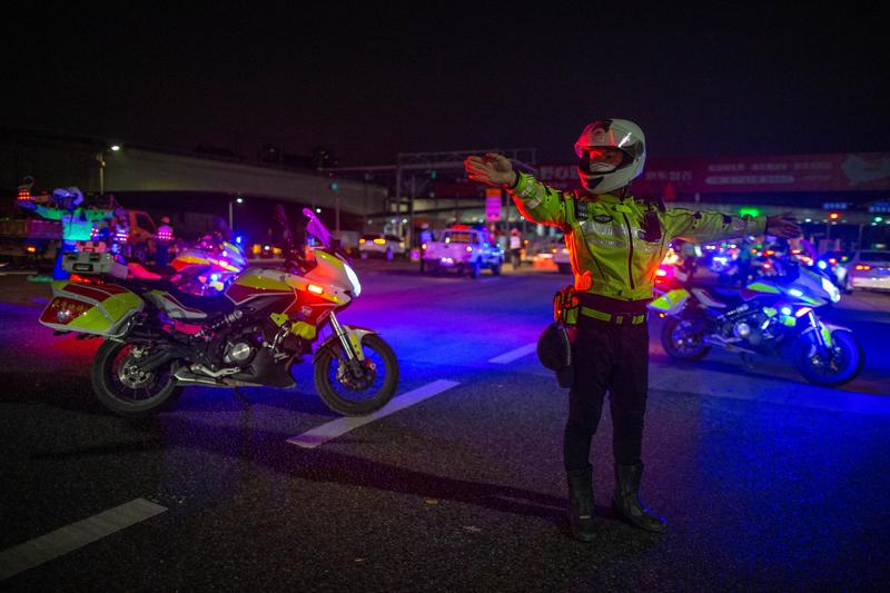 15日0时起，全市49个入深车辆联合检疫点正式撤除