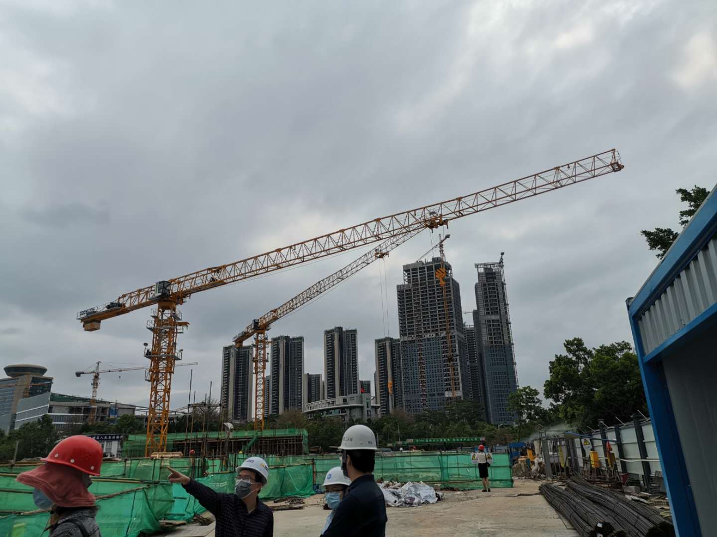 光明区建筑工地复工盛况春潮奔涌 全区310个工地已复工307个