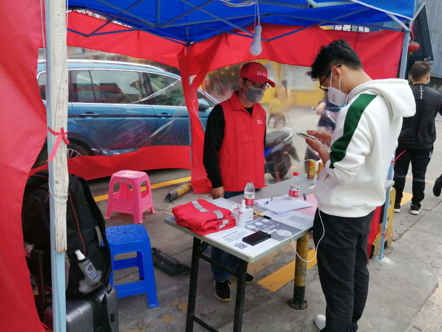 钟伟福：为居民把好疫情防控的第一关