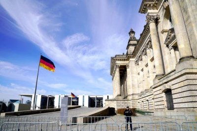 德国确诊人数逼近两万 巴伐利亚等两州实施宵禁