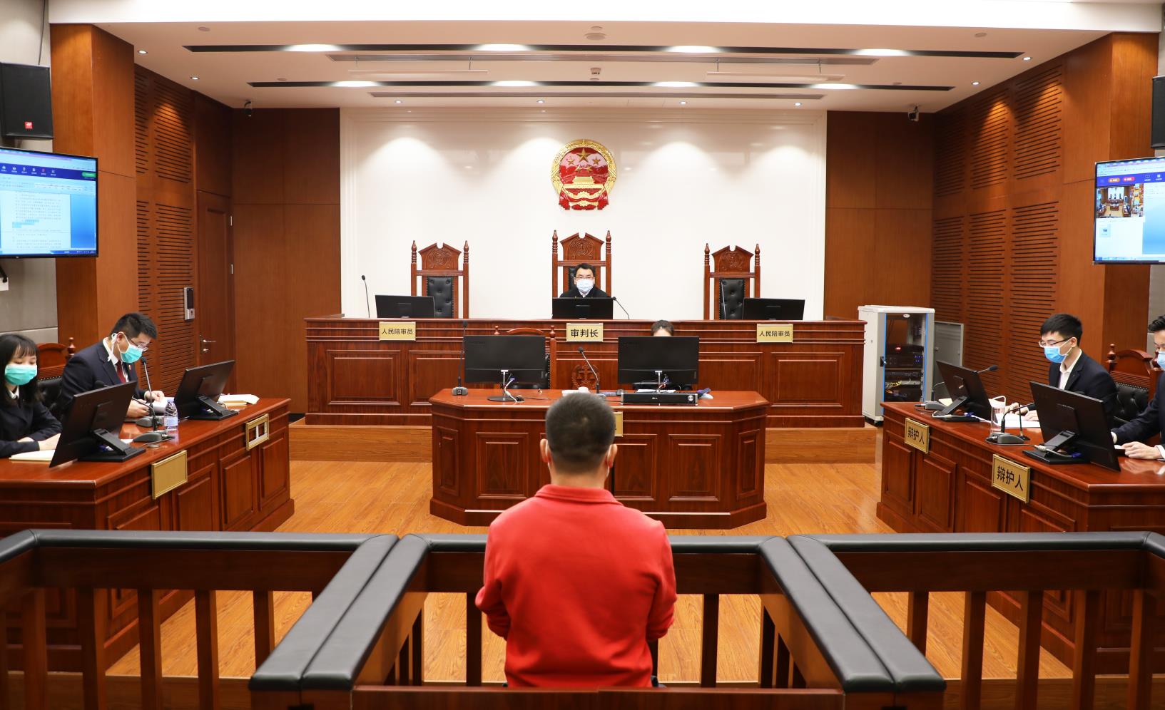 龙华法院建立涉疫情刑事案件快审机制，集中审理并当庭宣判三起涉疫案件