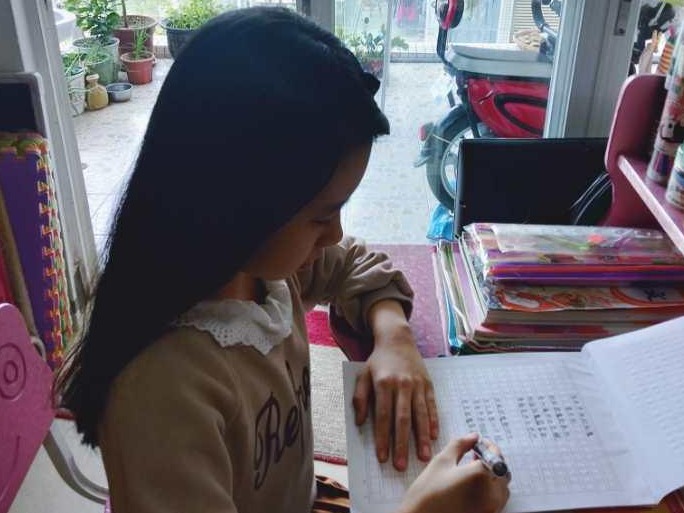 援鄂的第21天，妈妈收到10岁女儿写的一首诗  
