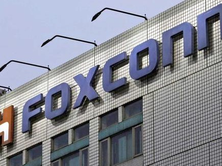 富士康工业富联瞄准“新基建”发力 已自产2000多万只口罩