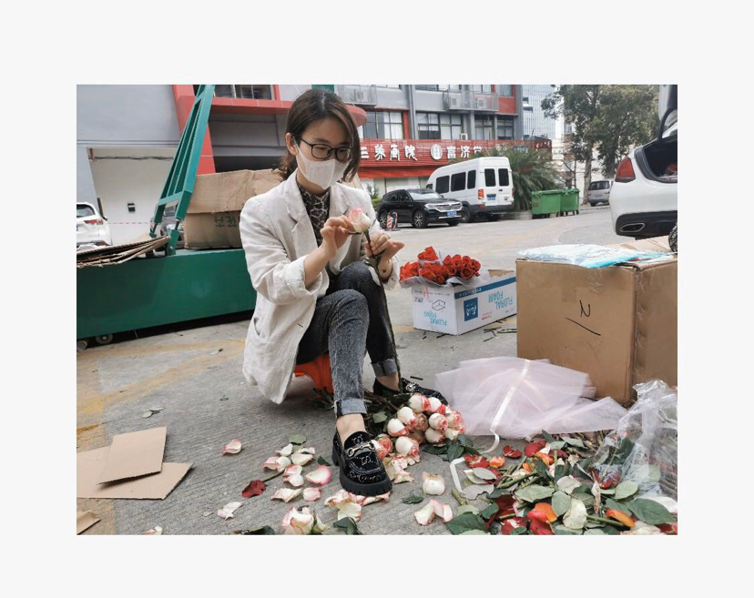 湖北返深居家隔离结束后，她为小区200多住户做了一件事！网友点赞：中国好邻居