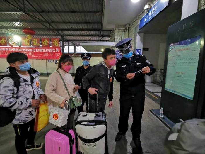 公安部推便民利企15项措施：身份证丢失可在居住地补领 