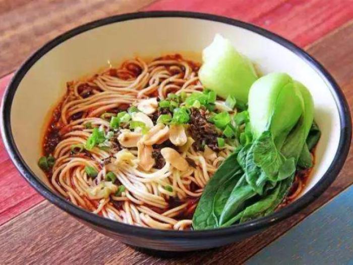 重庆：全面恢复火锅小面等餐饮门店堂食