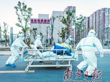 广东医疗队3月2日在洪湖完成7名病人转运 