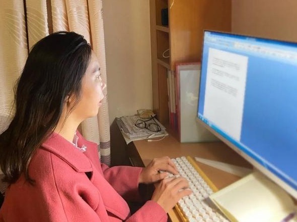 学生的父母在抗疫一线 这位教师当起了“临时家长”