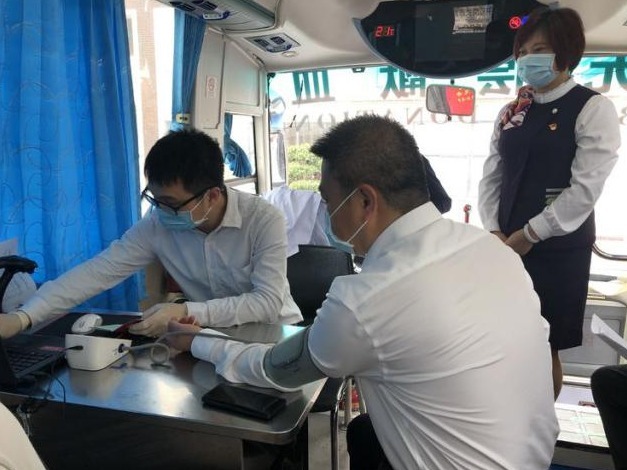 为生命接力！平湖党员干部无偿献血保障疫情期间血液供应