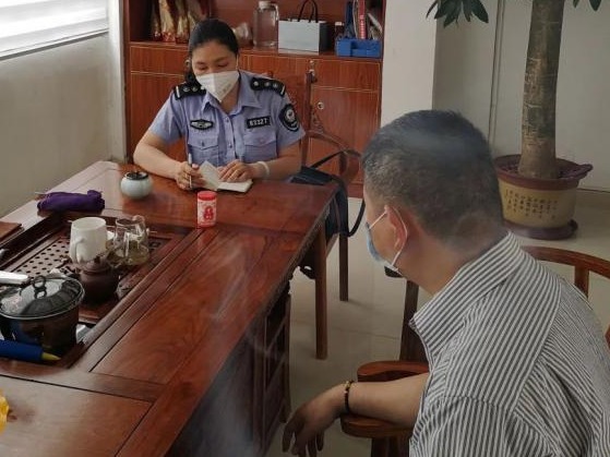 湖北籍返深人员持“绿码+轨迹”却不能进村，网格员积极协调助他回家