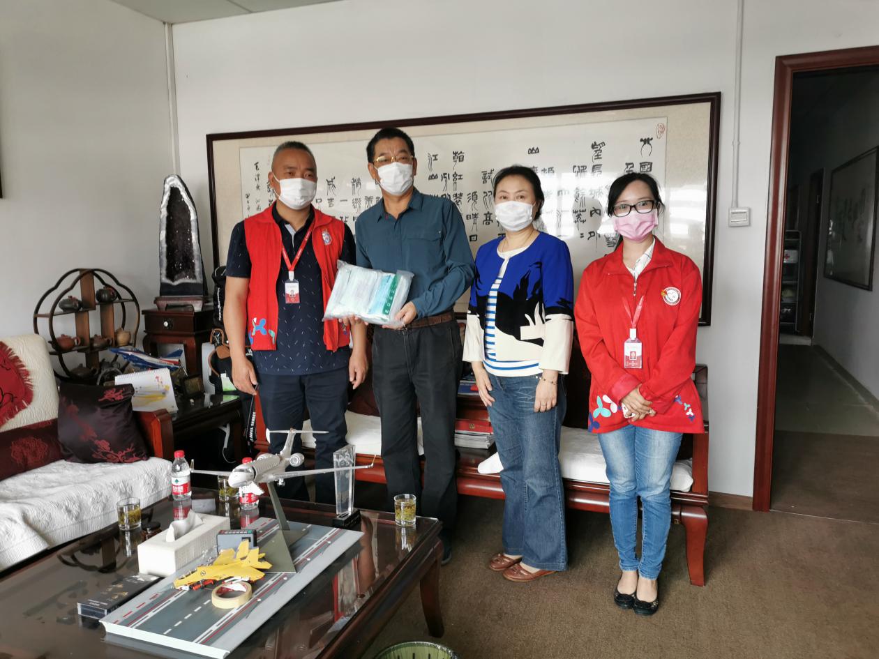 实在送温暖口罩暖人心 五湾社区走访博尔国防科普基地