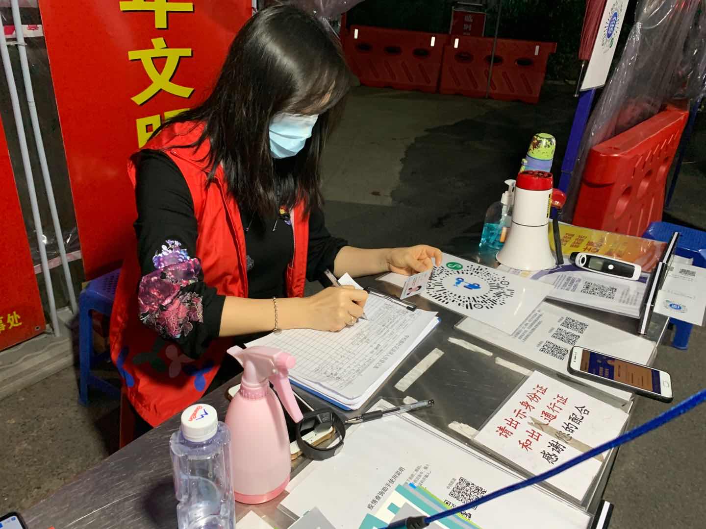 李松蓢社区书记梁慧娇：带头举全社区之力做好疫情防控