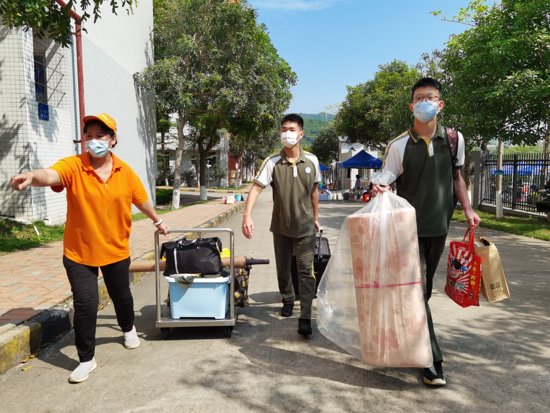 东莞第八高级中学655名“准毕业生”返校备战高考