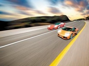 网友举报盘山公路上有人飙车，交警接报后将飙车司机抓获