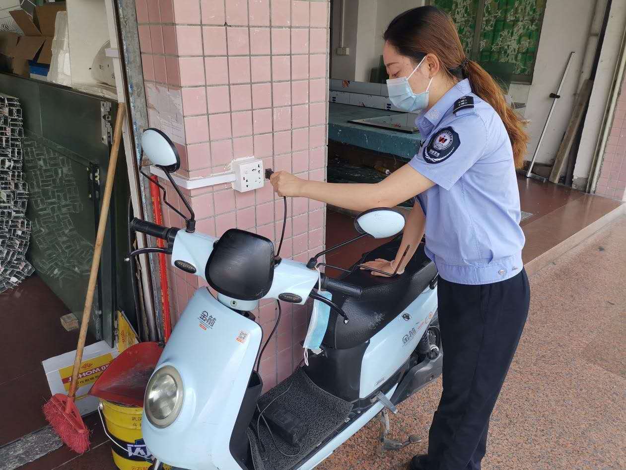 下沉到“三小”场所，公明街道开展电动自行车安全隐患整治