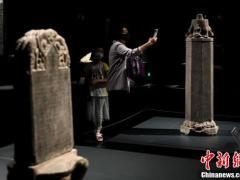 “龙门石窟精品文物展”在广东省博物馆开展