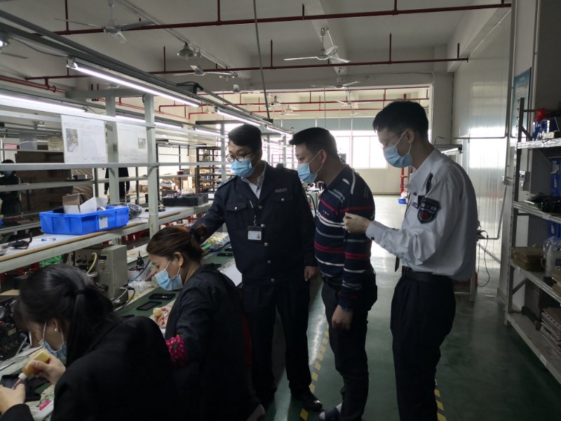 凤凰街道：当好“安全管家”助力企业100%复工复产