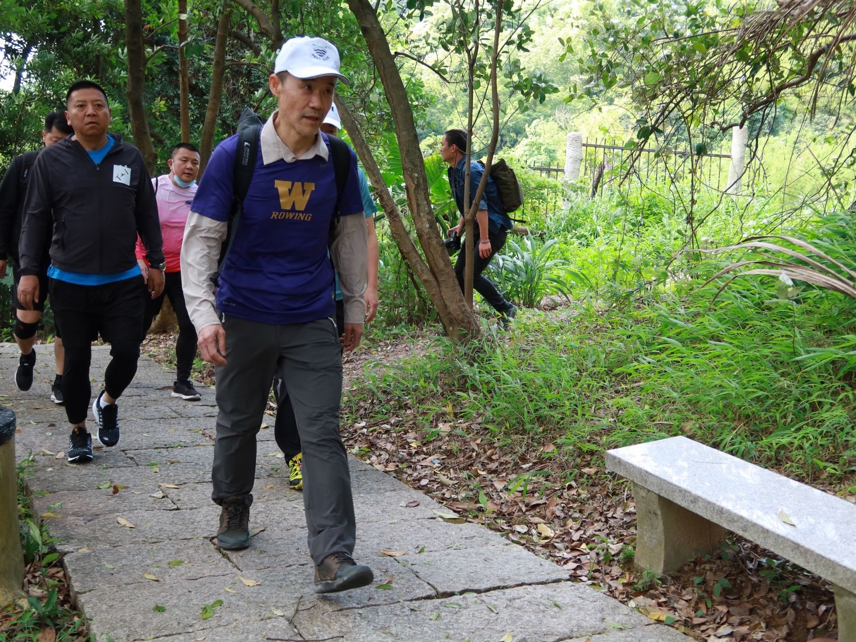 王石运动抗疫带市民“上山下海”：目标40天登遍深圳十峰