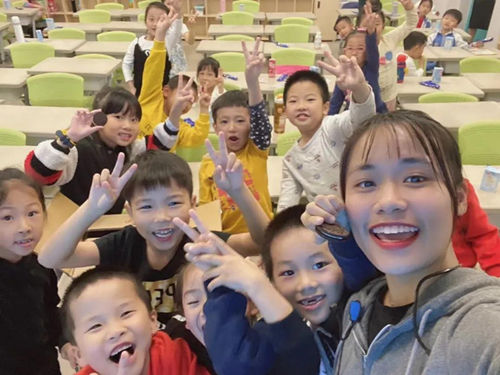 她们不是主播，她们是深圳坪山二外最美班主任