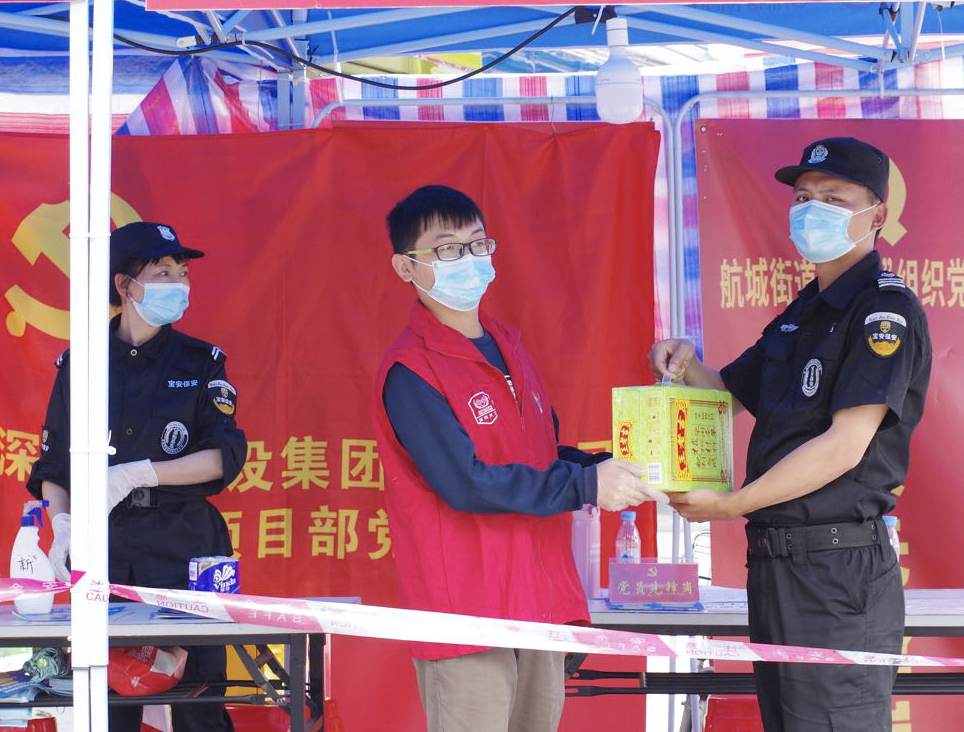 宝安航城街道鹤洲社区与广深沿江高速项目推手把党建共建落到实处 