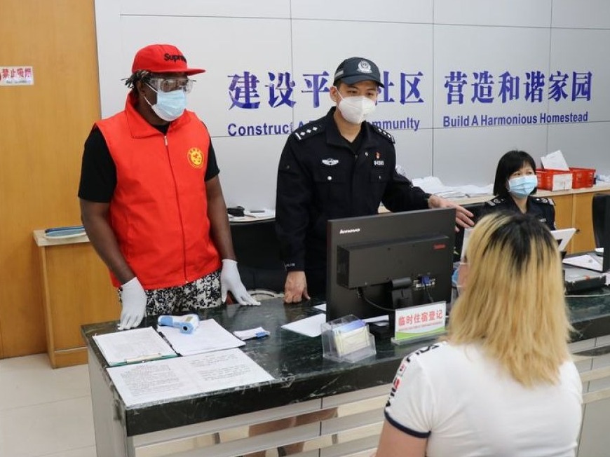 好兄弟，共战“疫”——在华非洲人士积极投身中国疫情防控