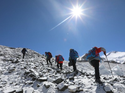 珠峰上开通5G网络，体验沉浸式的海拔最高 “慢直播”