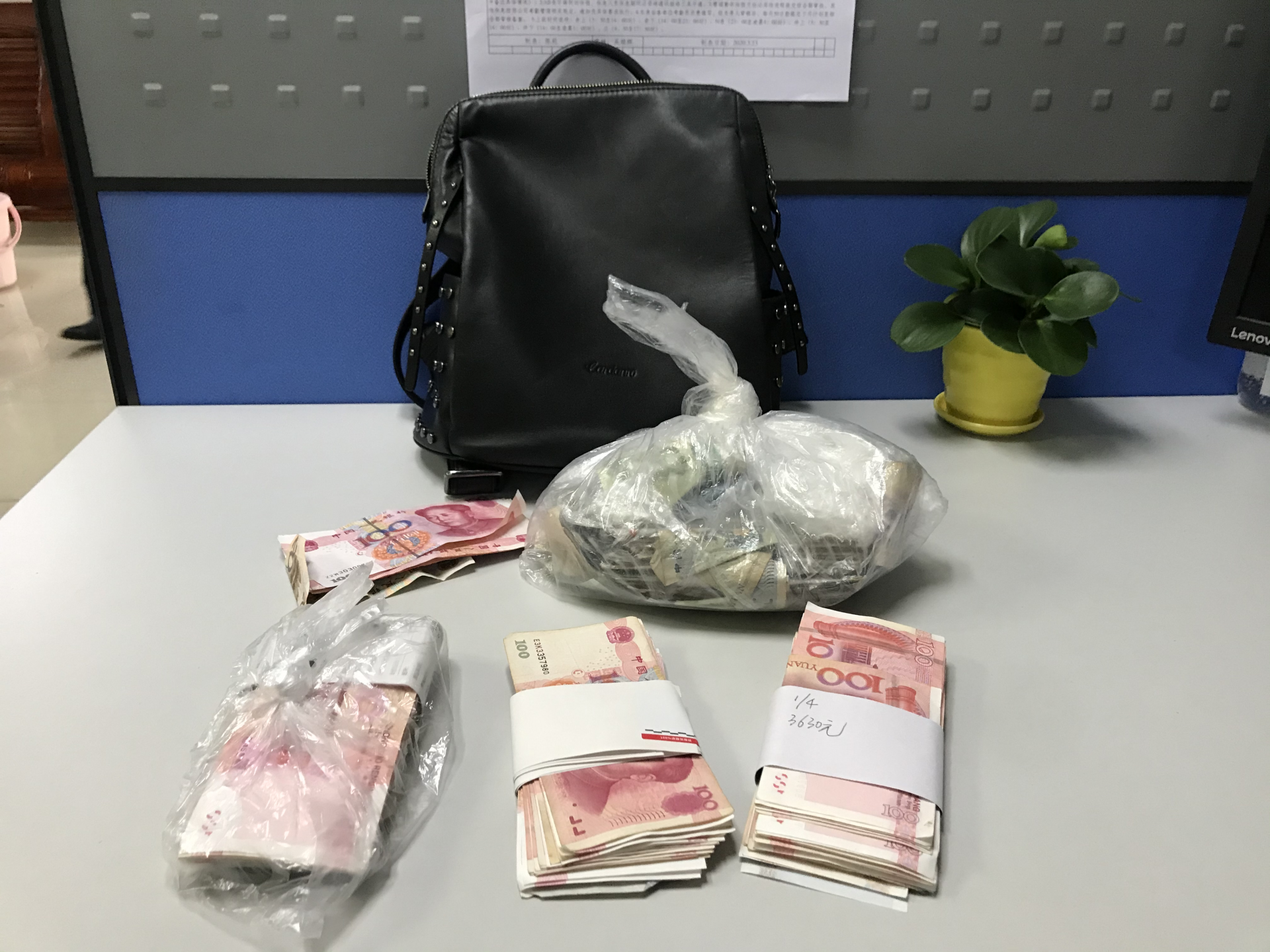 急乘客之所急，深圳巴士司机拾金不昧