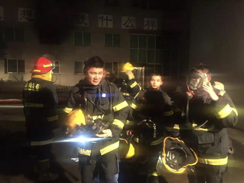 沈细松：用青春助燃“火焰蓝”