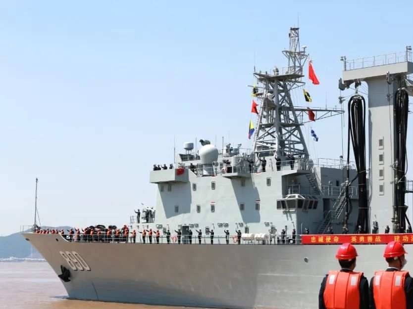 海军第35批护航编队赴亚丁湾、索马里海域执行任务