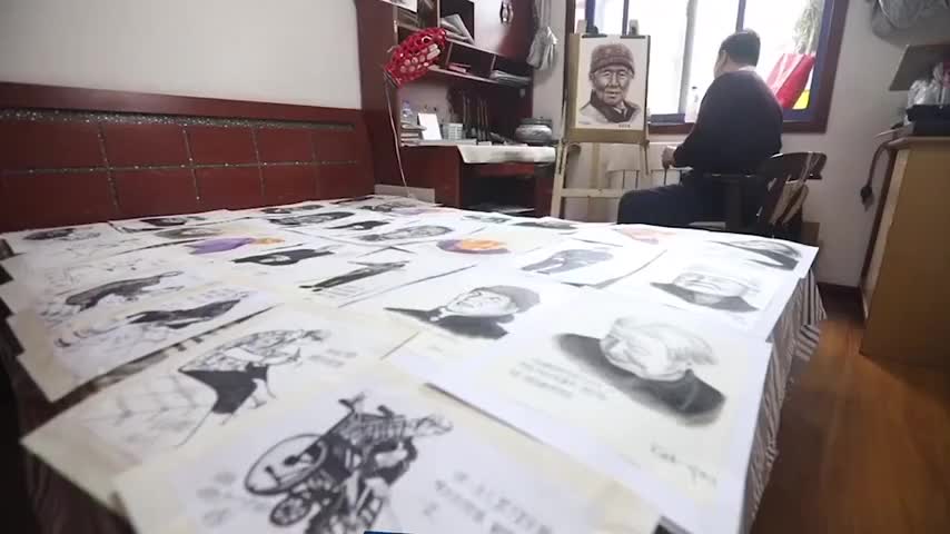 男子画200幅素描记录母亲生前点滴