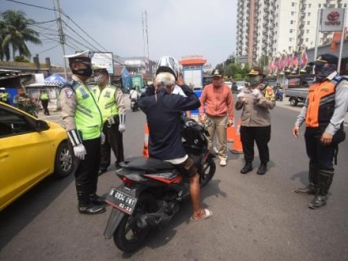 外媒：印尼逾2200例死亡病例有新冠症状，未纳入官方统计