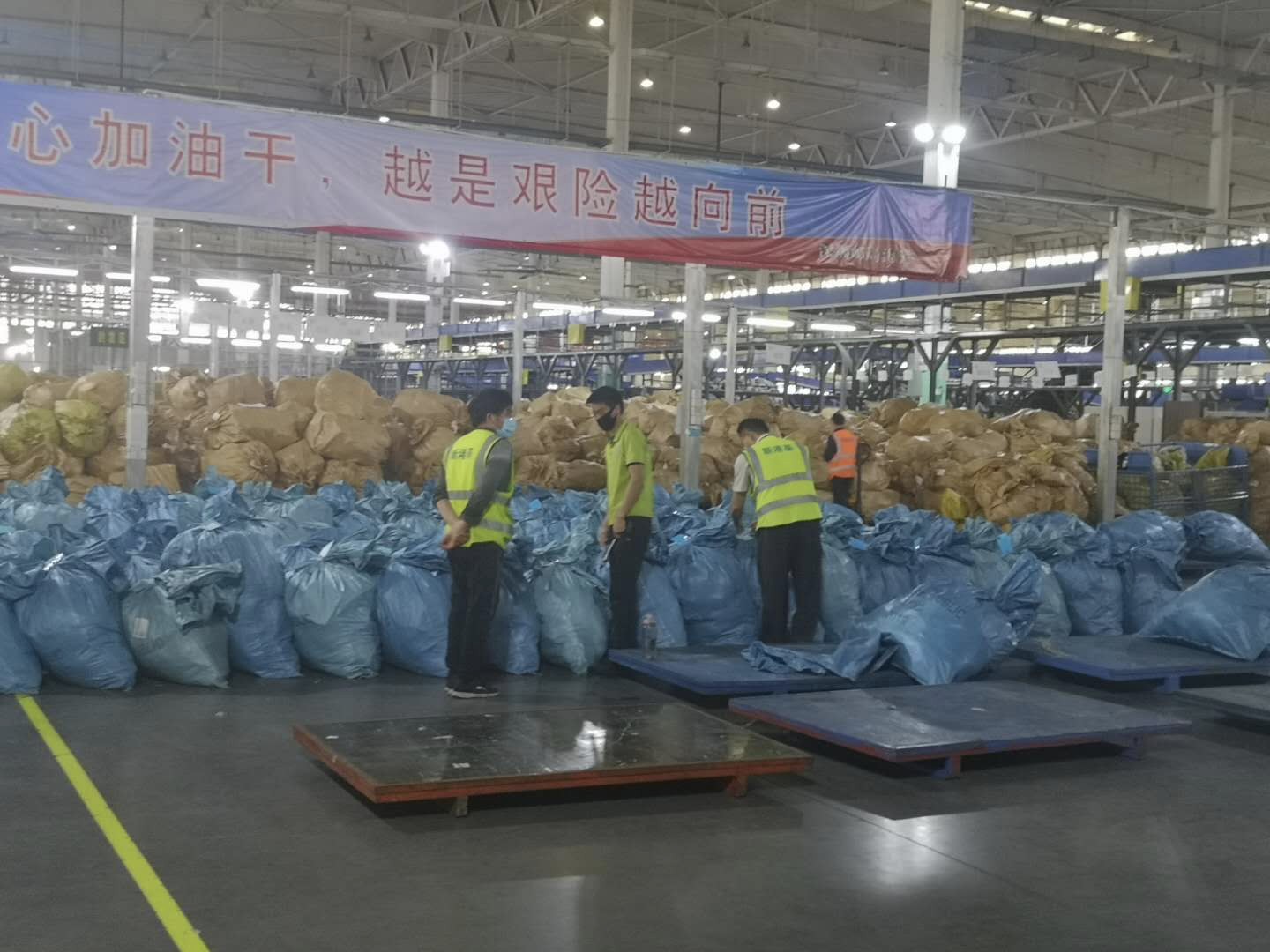 深圳邮政快递业复工复产率100%，日均收件量达1134.5万件