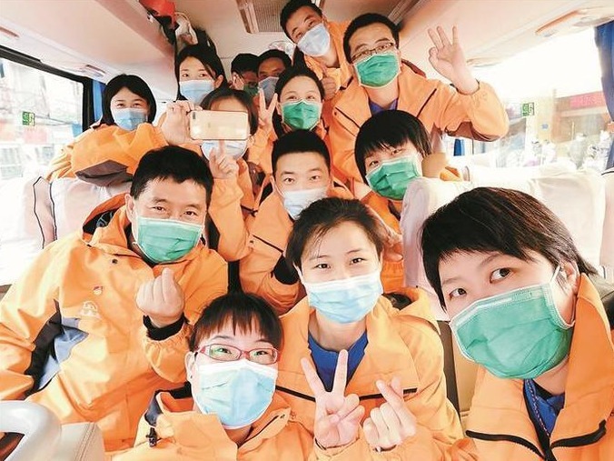 白衣执甲：驰援湖北彰显特区责任担当