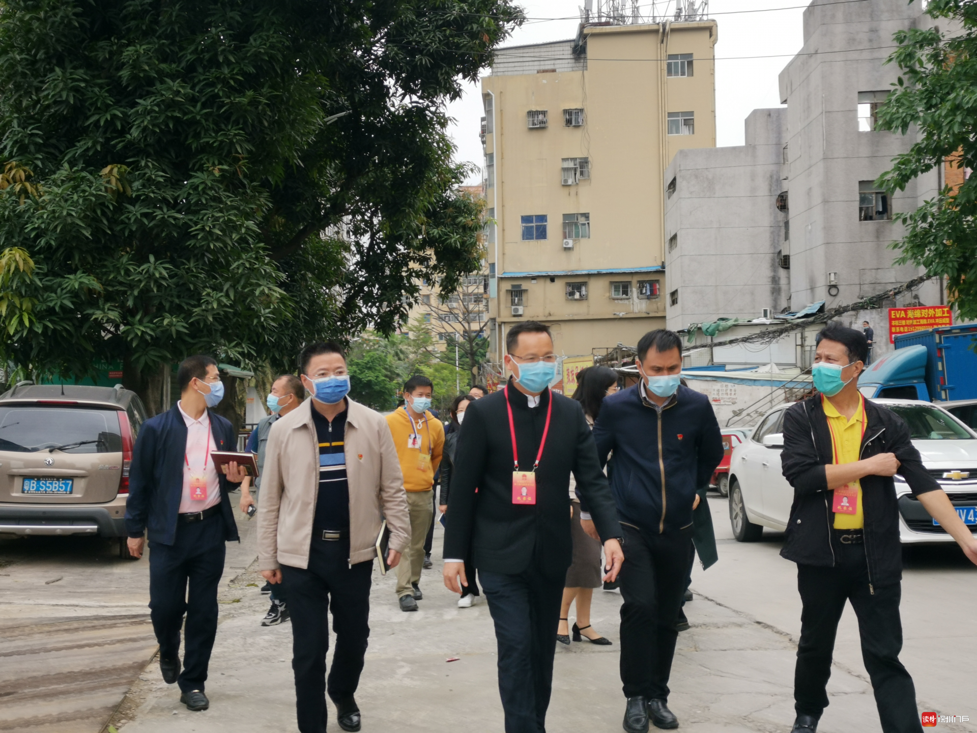 西乡街道：人大代表走访社区、解决民生热点问题 