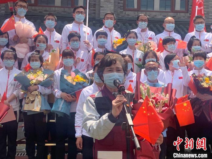 李兰娟：“五一”假期民众可适当出游 